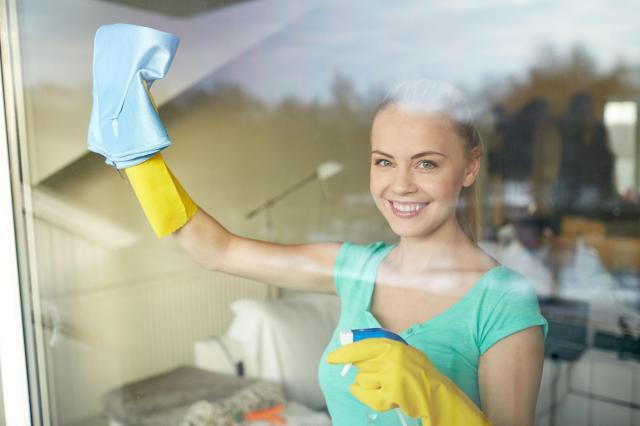 Skuteczne sposoby na to, aby Twoje okna zawsze lśniły czystością