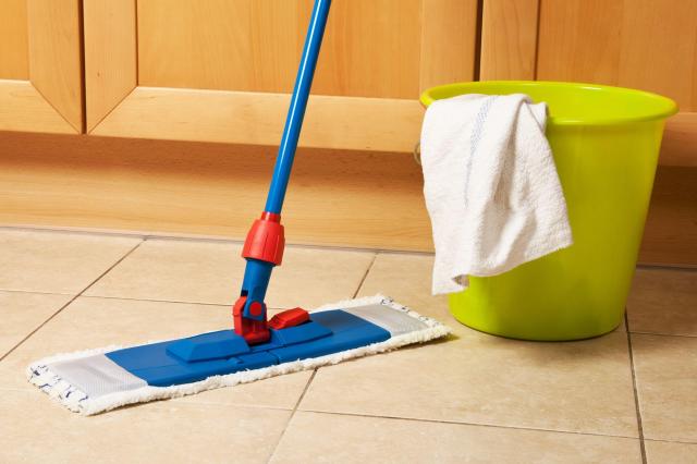 6 skutecznych porad na czyszczenie podłogi bez tajemnic