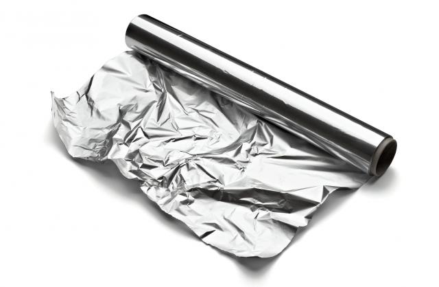 Folia aluminiowa może służyć nie tylko do pieczenia - zobacz jej inne zastosowania!